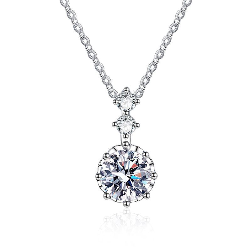 Front view of the 925 silver 1 carat moissanite pendant necklace, showcasing its shining elegance and fashionable design.