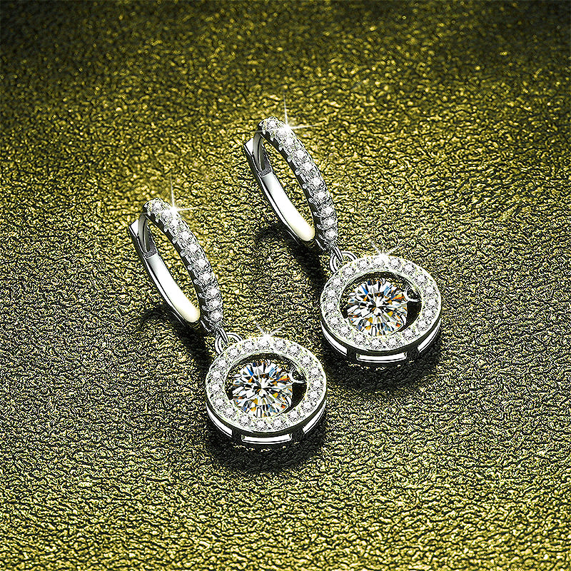 Side view of the 925 Silver Moissanite Earrings Pendant, highlighting the refined profile and quality craftsmanship of the piece.