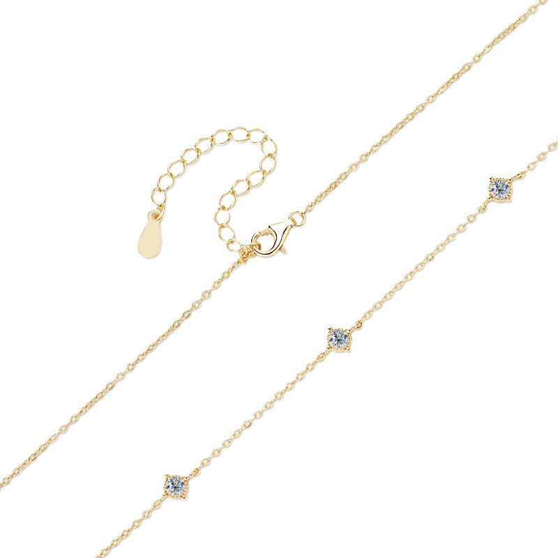 Side view of the 925 Silver Moissanite Gypsy Necklace highlighting its sleek profile and intricate craftsmanship.