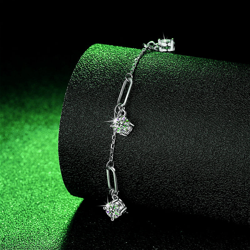 Side view of 925 silver 1.5 carat moissanite pendant bracelet highlighting its luxurious design.