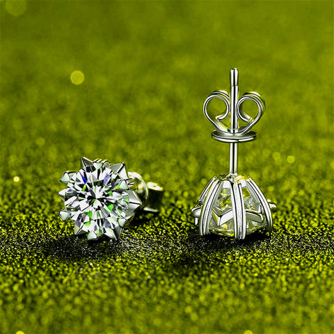 Side view of 925 silver snowflake moissanite stud earrings, highlighting their delicate profile and craftsmanship.