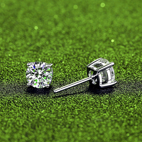 Side view of Classic 925 Sterling Silver Four-Claw Moissanite Stud Earrings, highlighting the secure four-claw setting that enhances the brilliance of the moissanite.