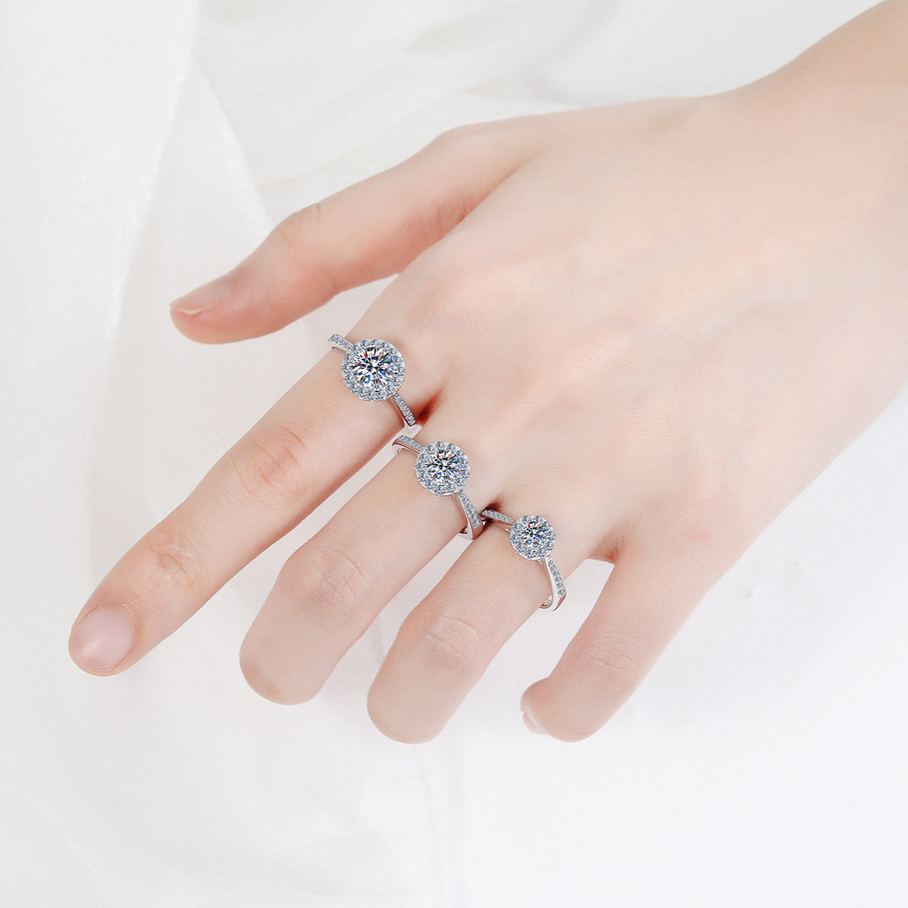 Model wearing the 925 silver 2-carat moissanite engagement ring, illustrating its elegance and perfect fit for the occasion.